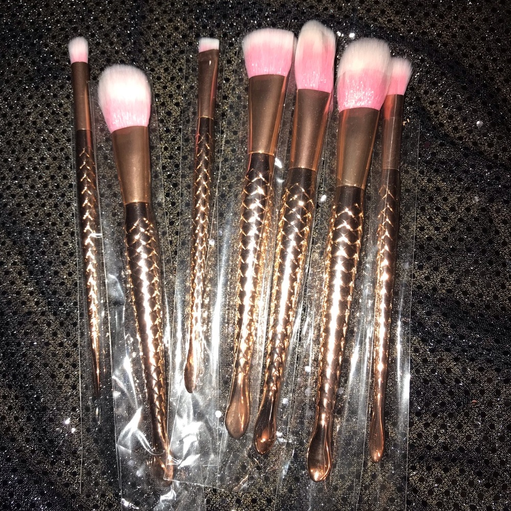 Set of 7 Rose gold Makeup brushes